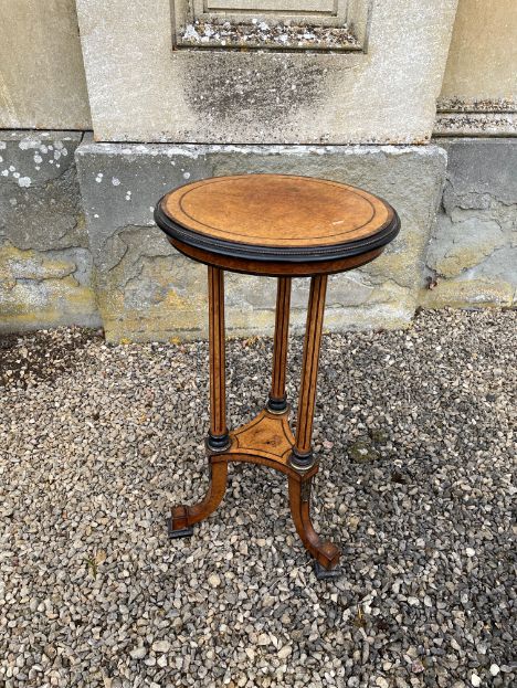 A VICTORIAN MAPLE AND CROSSBANDED LAMP TABLE, BY GREGORY & CO.,