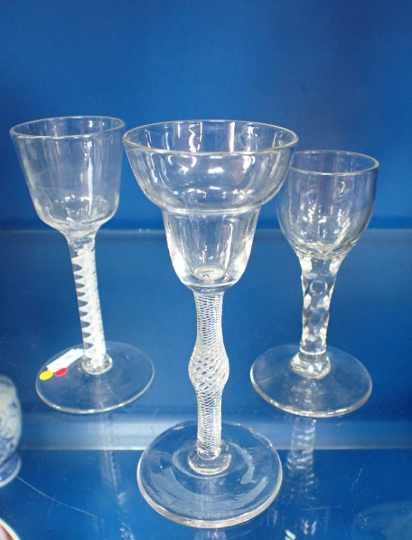 AN AIR TWIST GLASS