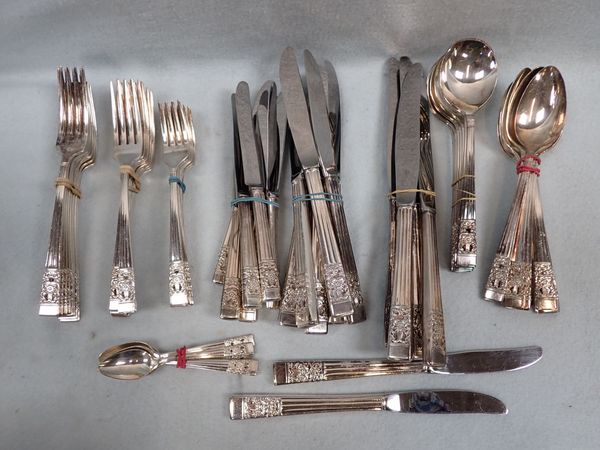 A LARGE COLLECTION OF 'COMMUNITY PLATE' SILVER PLATED CUTLERY