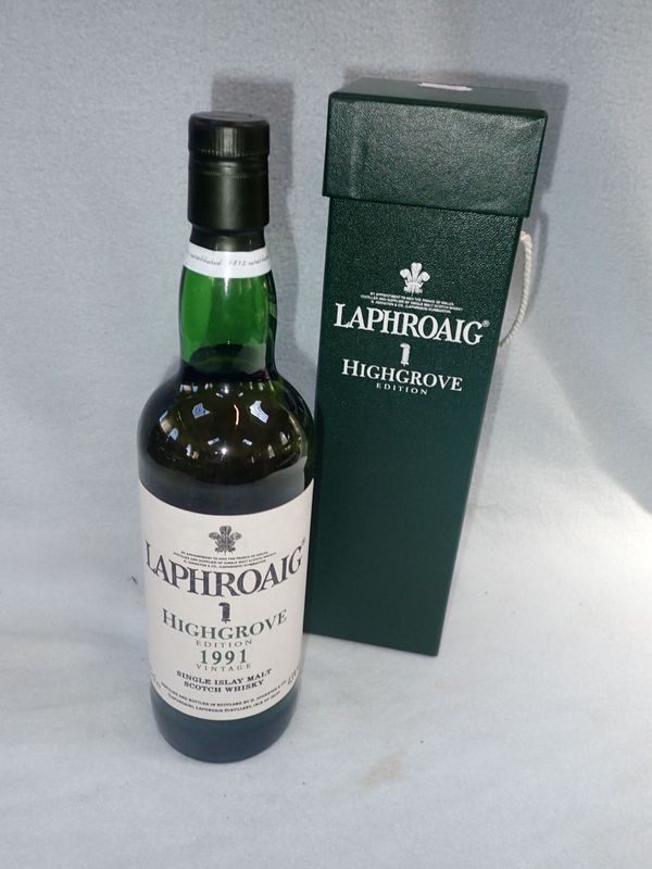 A BOTTLE OF 'LAPHROAIG' HIGHGROVE SINGLE ISLAY MALT SCOTCH WHISKY  1991