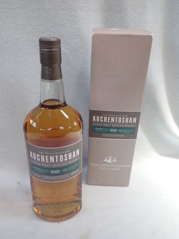 A BOTTLE OF 'AUCHENTOSHAN' SINGLE MALT WHISKY