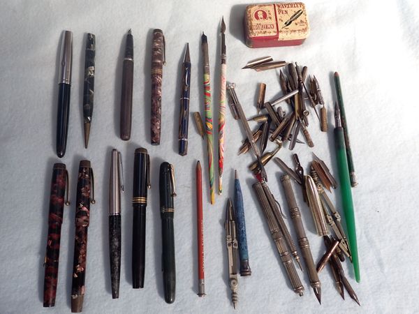 A COLLECTION OF VINTAGE FOUNTAIN PENS