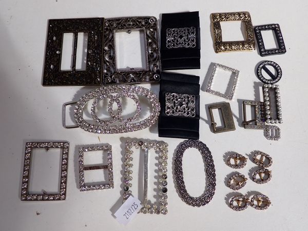 A COLLECTION OF VINTAGE AND SIMILAR BUCKLES