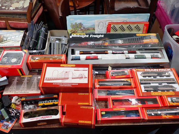 HORNBY RAILWAYS: A COLLECTION OF OO GAUGE