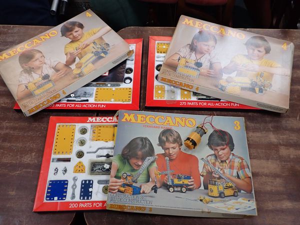 MECCANO: SET 3 (BOXED) AND TWO SET 4 (BOXED)