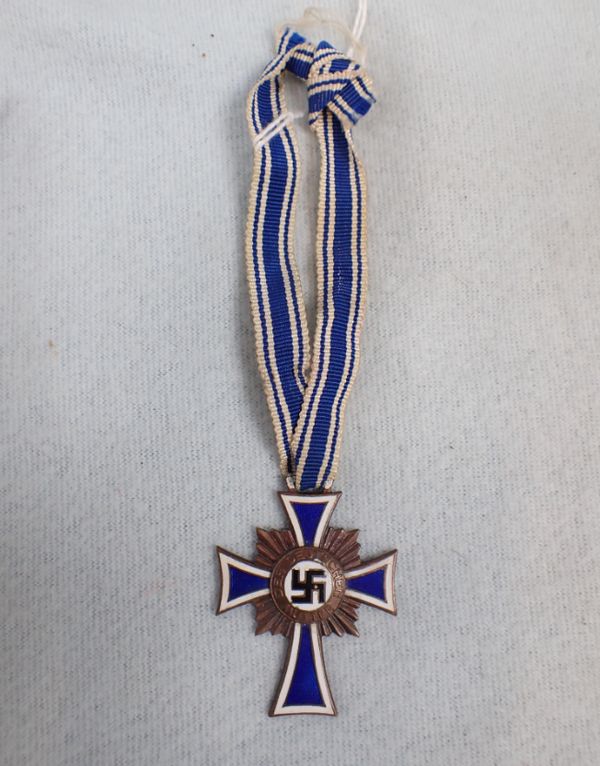 A THIRD REICH 'CROSS OF HONOUR'