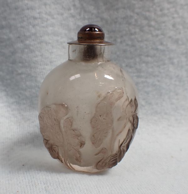 A CHINESE CRYSTAL SNUFF BOTTLE