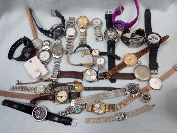 A COLLECTION OF WRISTWATCHES