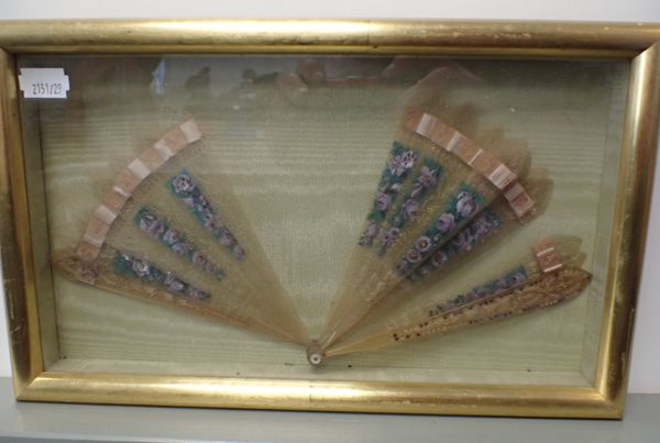 A 19TH CENTURY PIERCED HORN FAN