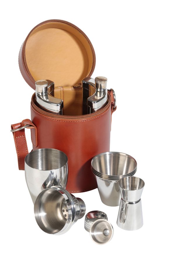 A TRAVELLING COCKTAIL SET