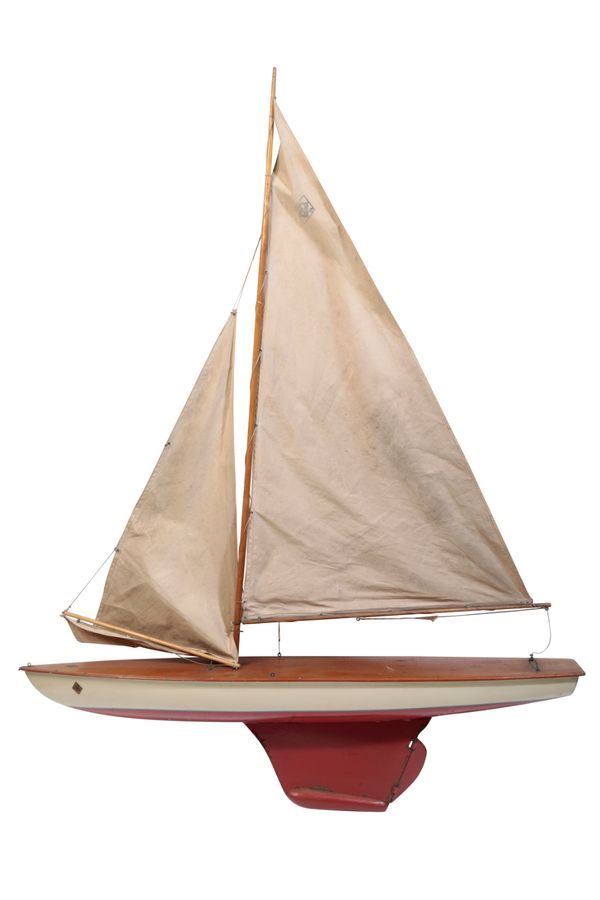 AN EARLY POND YACHT BY 'BOATS'
