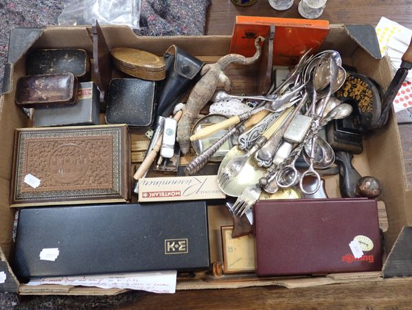 A COLLECTION OF PLATED CUTLERY