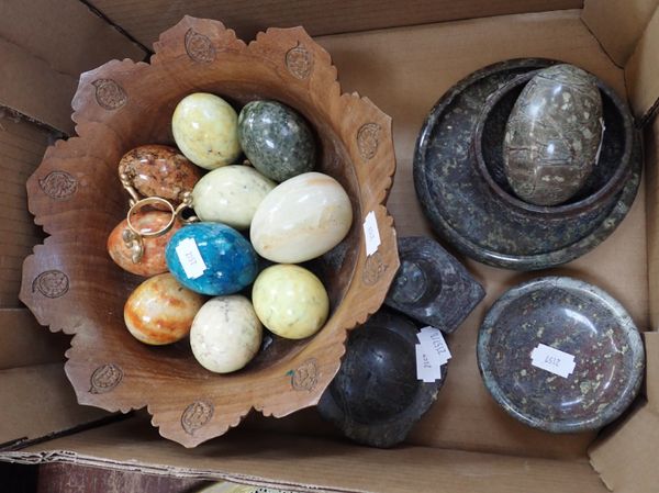 A COLLECTION OF ONYX EGGS