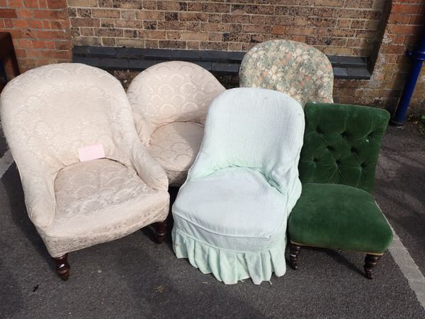 A COLLECTION OF VICTORIAN UPHOLSTERED CHAIRS