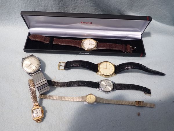 A COLLECTION OF WRISTWATCHES