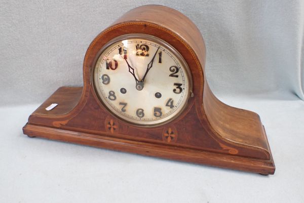 AN EDWARDIAN NAPOLEON HAT MANTEL CLOCK