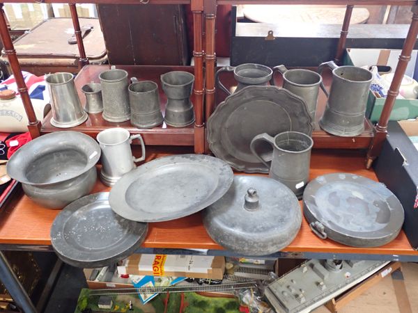 A COLLECTION OF 19TH CENTURY PEWTER WARMING PLATES