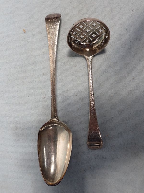 A GEORGIAN SILVER SERVING SPOON