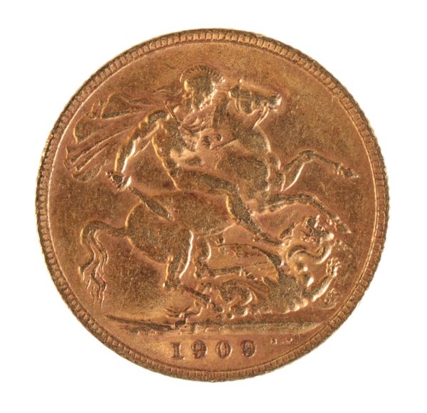 A GEORGE V 1914 GOLD SOVEREIGN,