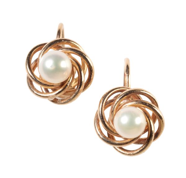 A PAIR OF 9CT GOLD AND PEARL EARRINGS