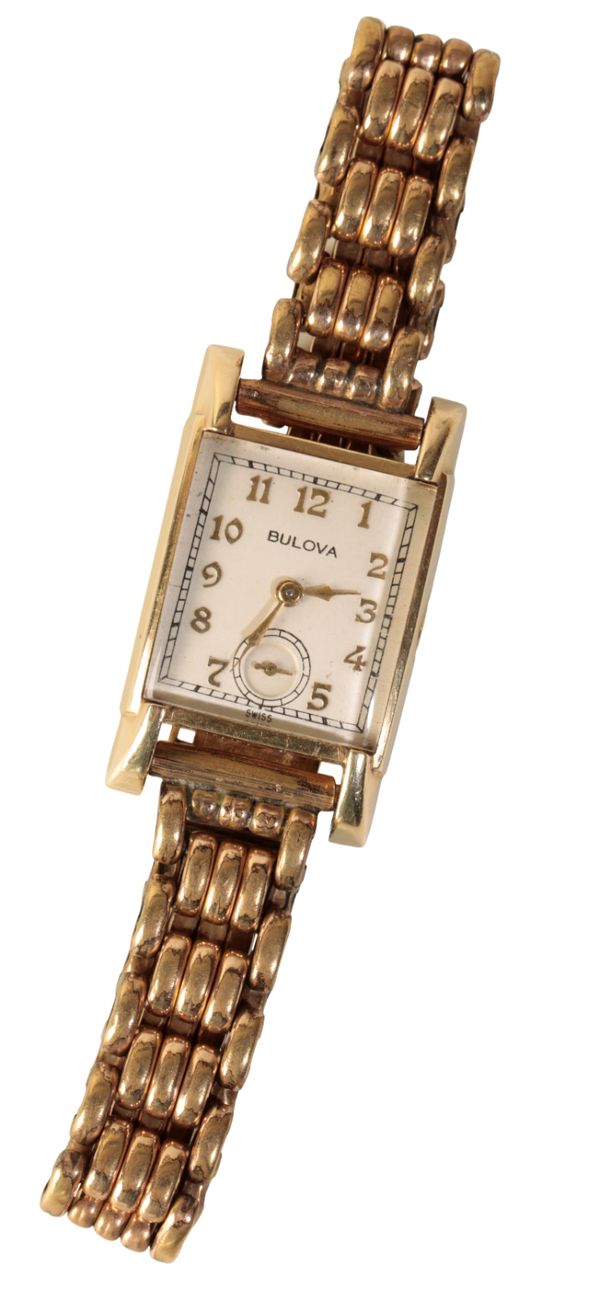 A BULOVA 14 CT GOLD GENTLEMAN'S WRISTWATCH