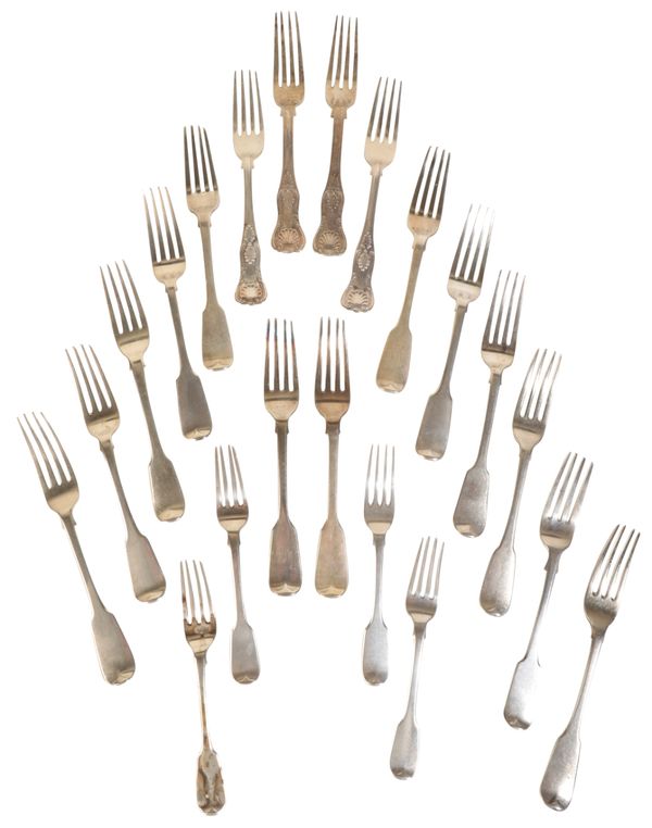 A QUANTITY OF SILVER FORKS
