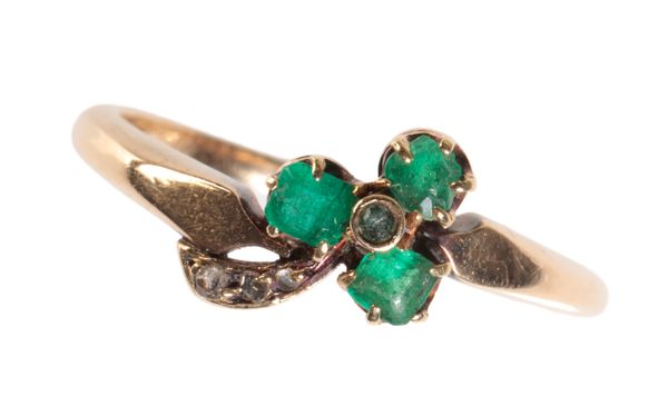 A VICTORIAN EMERALD AND DIAMOND RING