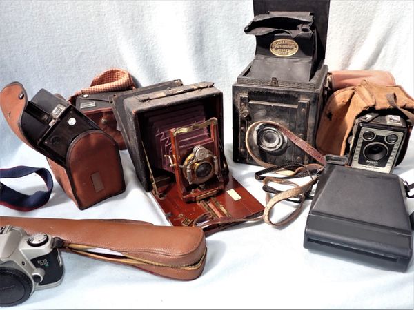 A  BAUSCH & LOMB 'UNICUM' PECTO N0. 5 BELLOWS CAMERA