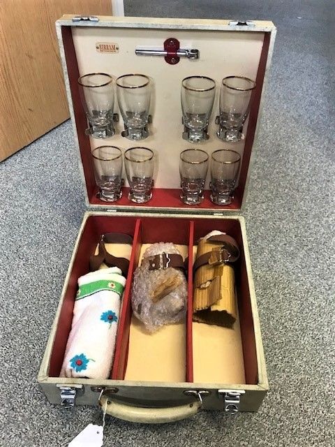 A VINTAGE PICNIC SET