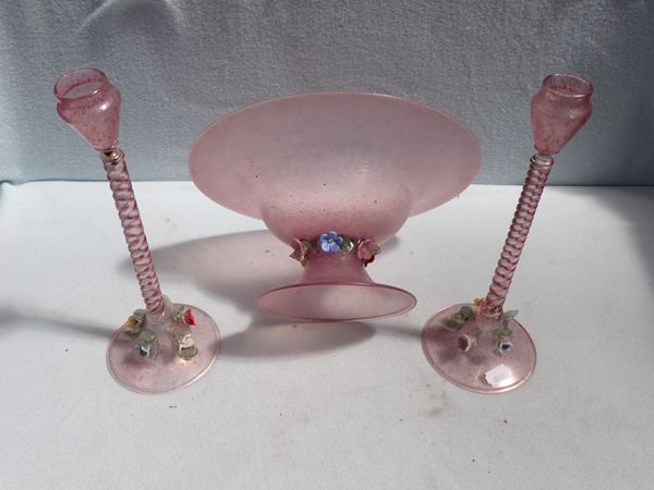 A VENETIAN PINK GLASS FOOTED BOWL