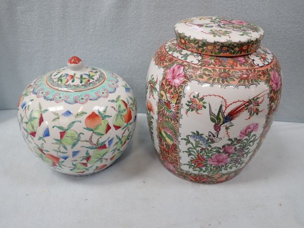 A LARGE CHINESE FAMILLE ROSE GINGER JAR