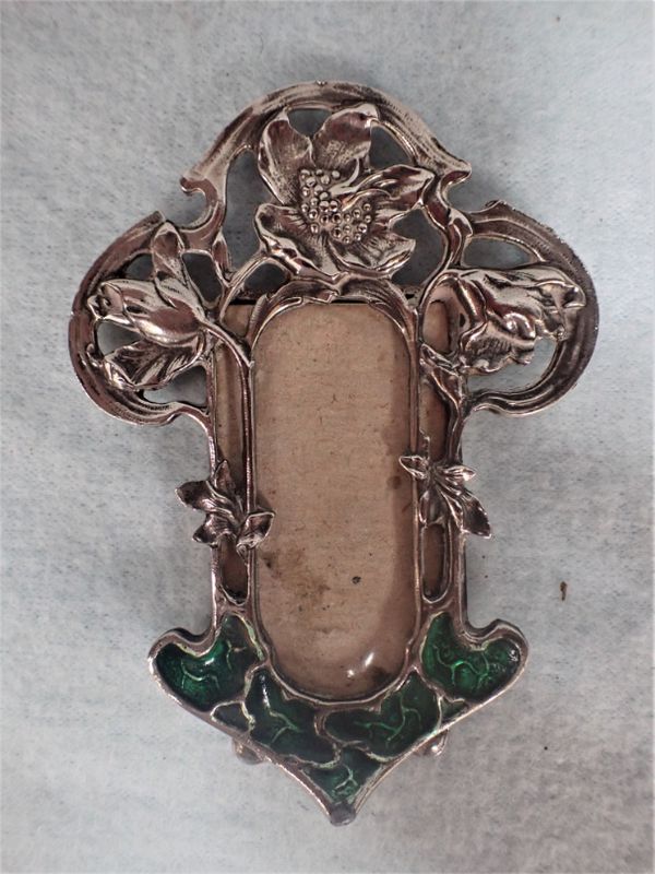 A MINIATURE ART NOUVEAU 'STYLE' WHITE METAL PHOTOGRAPH FRAME