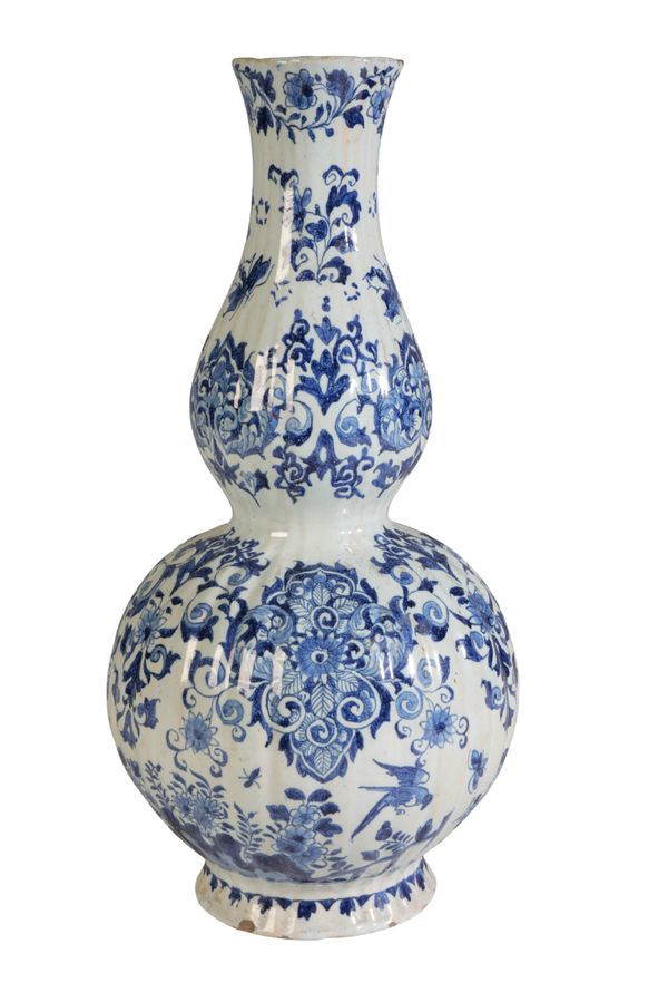 A DELFT BLUE AND WHITE DOUBLE GOURD VASE