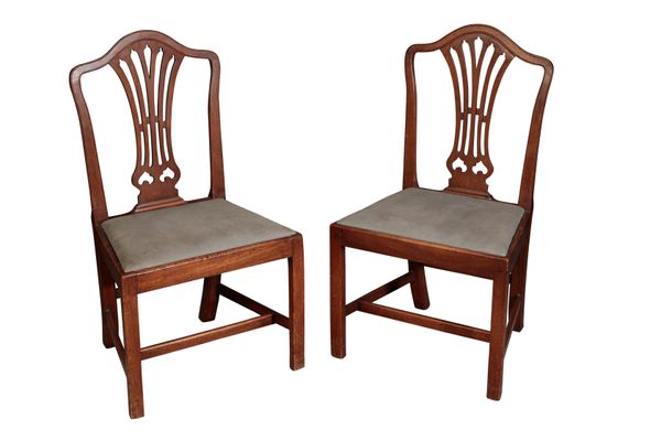 A PAIR OF GEORGE III MAHOGANY SIDE CHAIRS