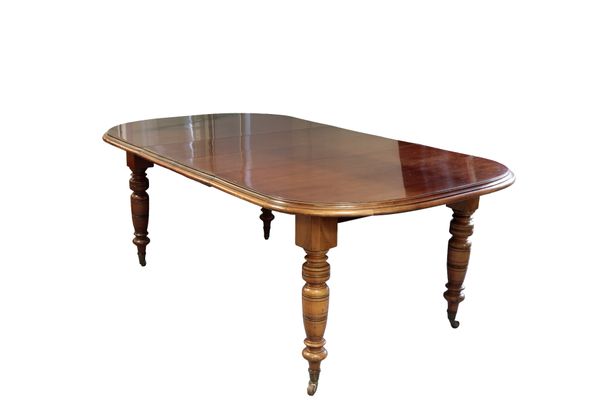 A VICTORIAN MAHOGANY EXTENDING DINING TABLE,