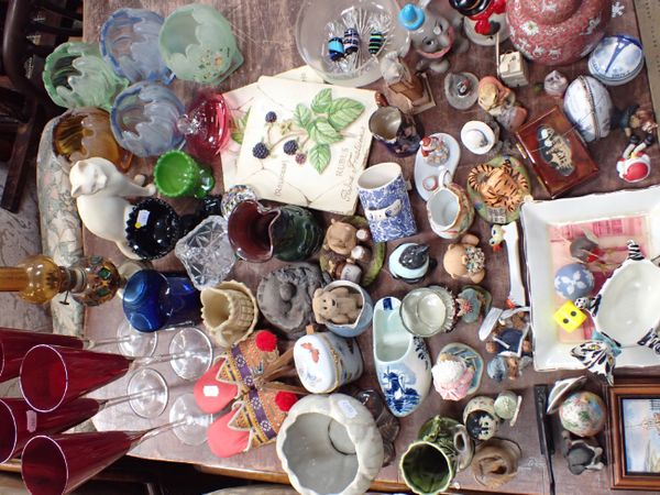 A  SMALL COLLECTION OF VICTORIAN COLOURED PRESSED GLASS