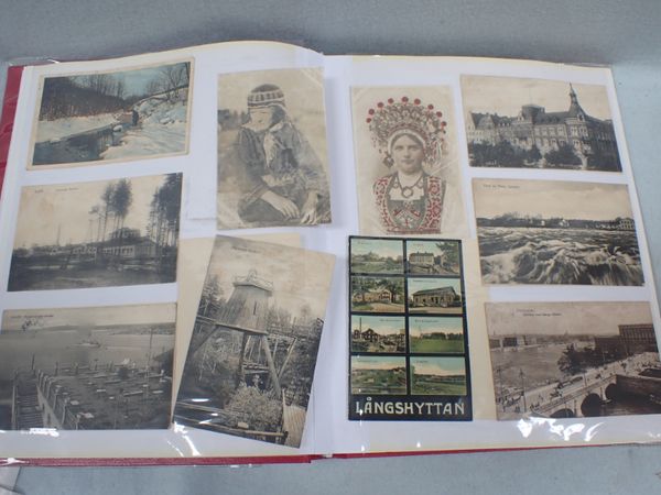 A COLLECTION OF EARLY 20TH CENTURY SWEDISH POSTCARDS