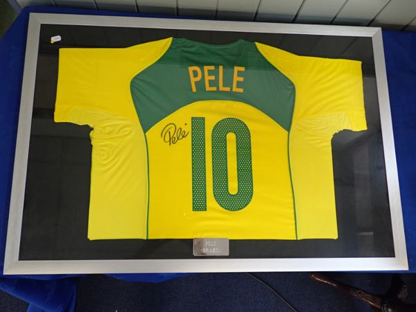 FOOTBALL INTEREST: A SIGNED 'PELE' BRASIL HOME SHIRT, 04-05