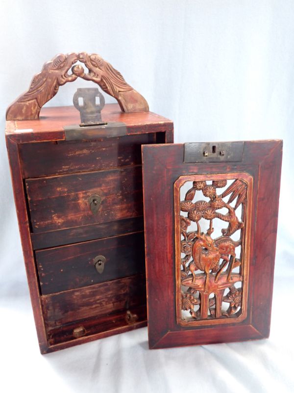 A CHINESE WOODEN TABLE-TOP CABINET WITH CARVED AND PIERCED FRONT