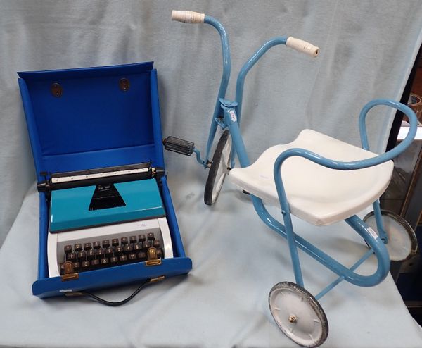 A CHILD'S VINTAGE TRICYCLE