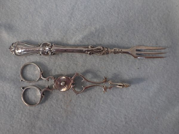 A VICTORIAN SILVER FORK BY GEORGE UNITE