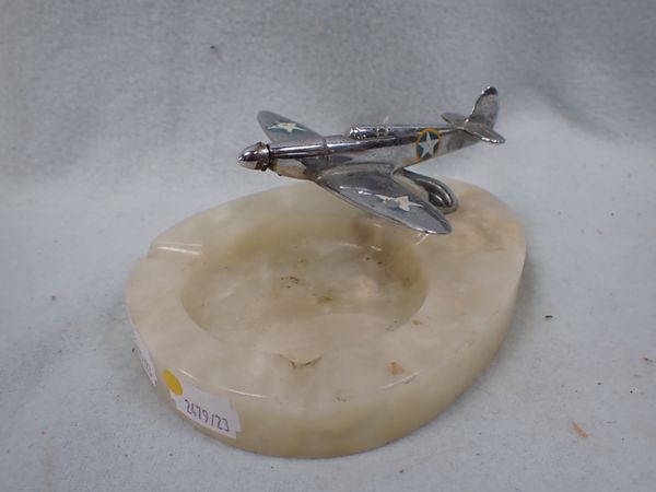 A 1940S ONYX ASHTRAY