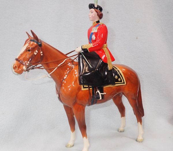 BESWICK FIGURE OF QUEEN ELIZABETH II