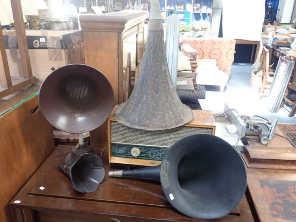 A B.T.H. WIRELESS HORN SPEAKER