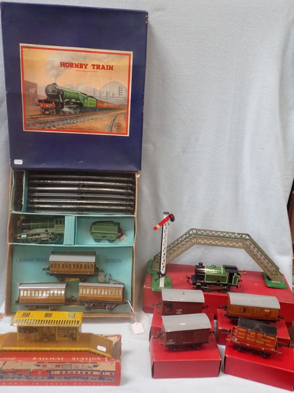 HORNBY 0 GAUGE LNER TRAIN SET