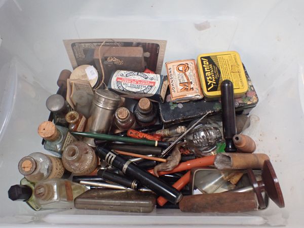 A BOX OF SMALL COLLECTIBLES