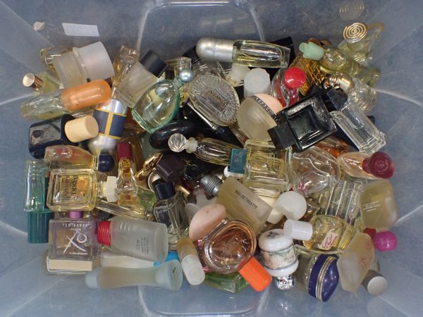 A COLLECTION OF PERFUME  BOTTLES