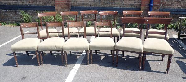 A SET OF SIX WILLIAM IV MAHOGANY DINING CHAIRS