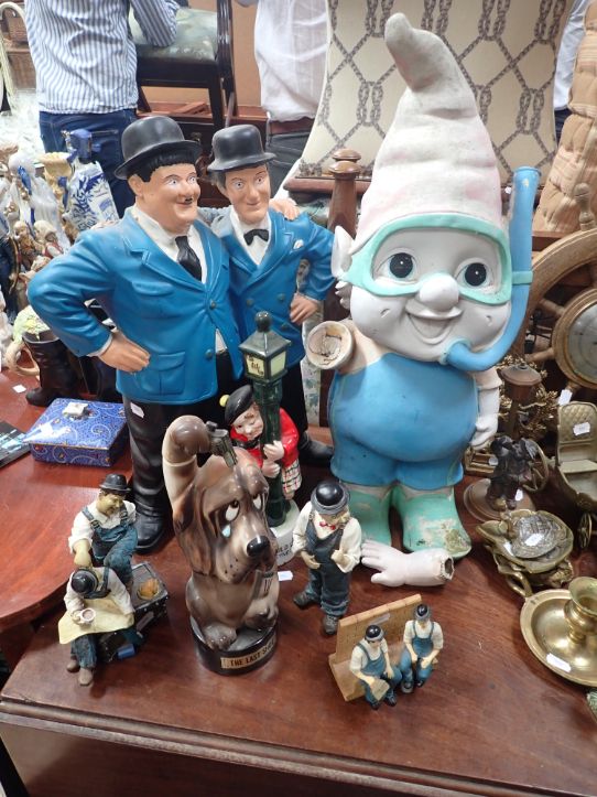 A CHARACTERFUL MODEL OF 'STAN AND OLLIE' FIGURES