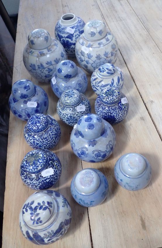 A COLLECTION OF BLUE AND WHITE GINGER JARS